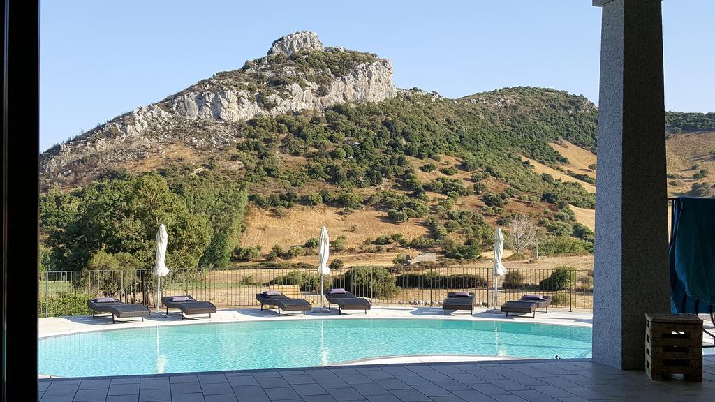Case Vacanze Nioleo - Apartments And Pool Siniscola Bagian luar foto