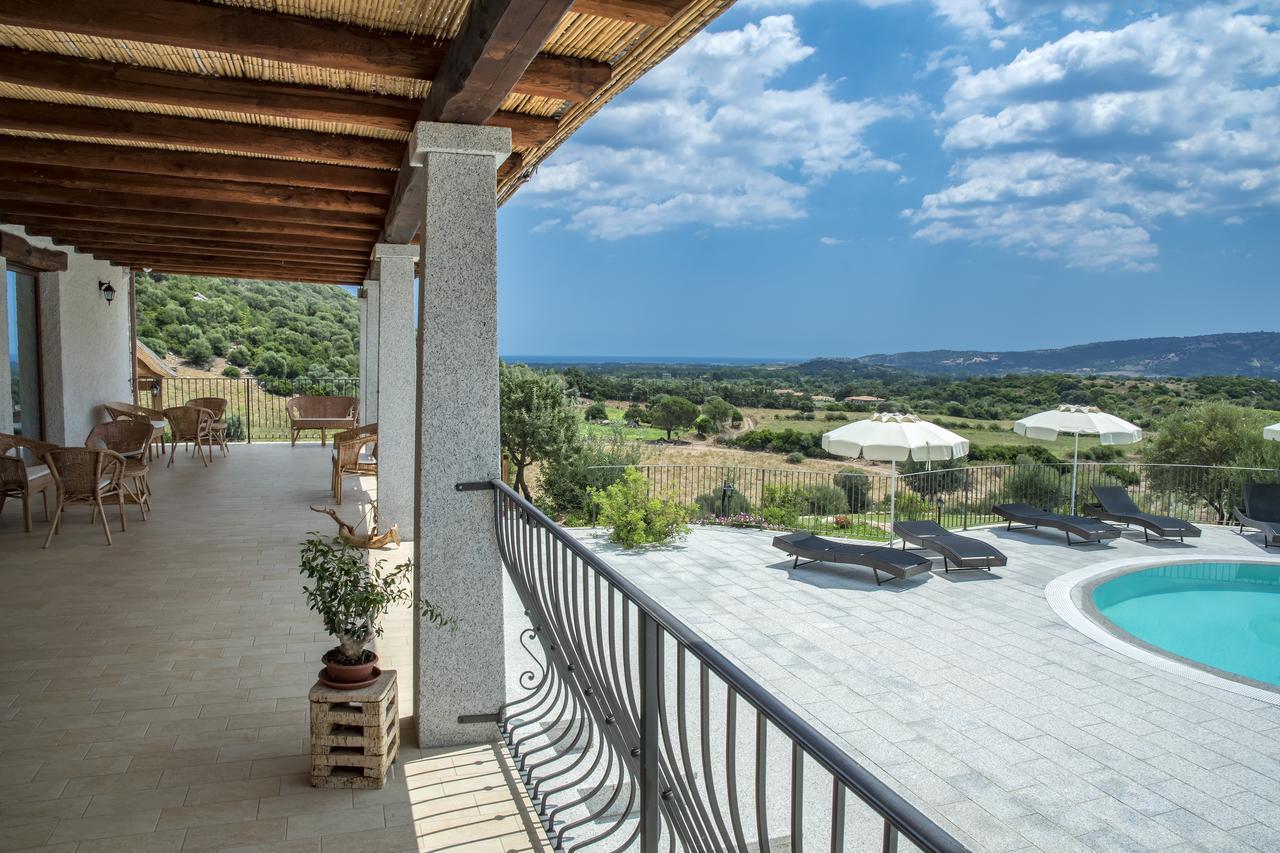 Case Vacanze Nioleo - Apartments And Pool Siniscola Bagian luar foto