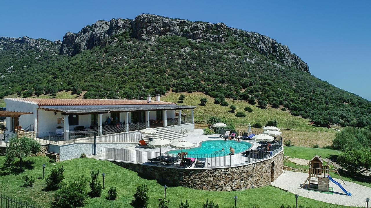 Case Vacanze Nioleo - Apartments And Pool Siniscola Bagian luar foto