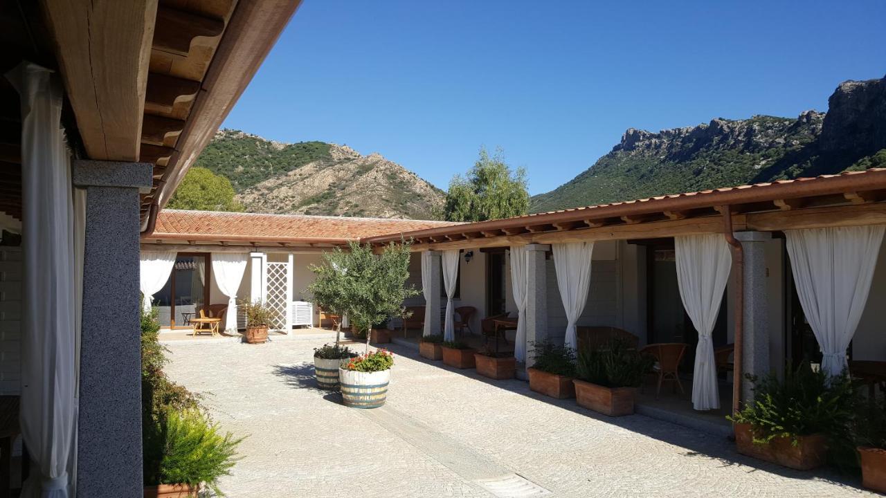 Case Vacanze Nioleo - Apartments And Pool Siniscola Bagian luar foto