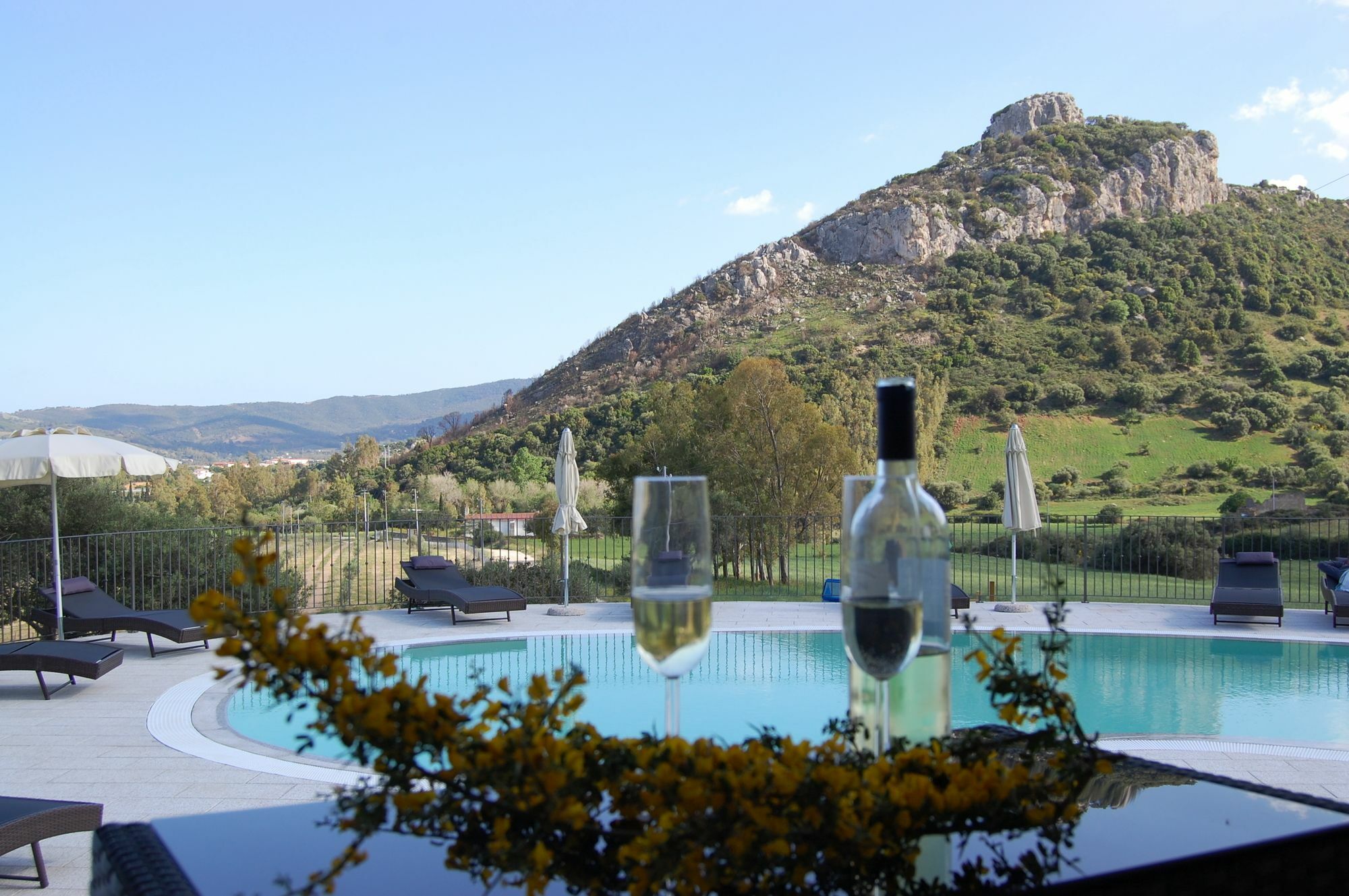 Case Vacanze Nioleo - Apartments And Pool Siniscola Bagian luar foto